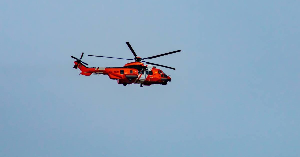 Un elicopter SMURD în timpul unei intervenții de salvare