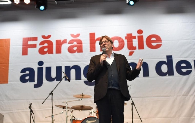 Miting USR-PLUS în Parcul Izvor, în ultima zi de campanie electorală. Guy Verhofstadt: „Vom crea o nouă mişcare în Europa”