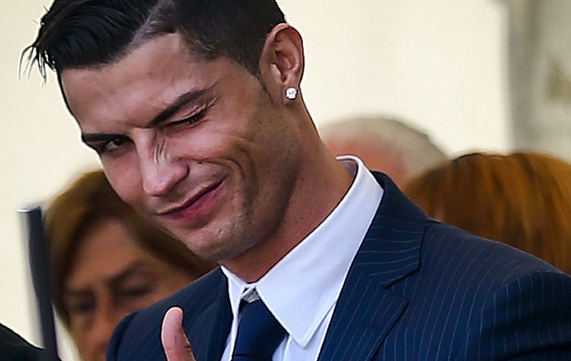 Știrea zile vine din Spania: doi români au furat cupru de la baza sportivă Real Madrid. Într-o zi o să-l fure și pe Ronaldo!