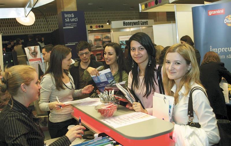 Joburi pentru absolvenţi de liceul sau facultatea