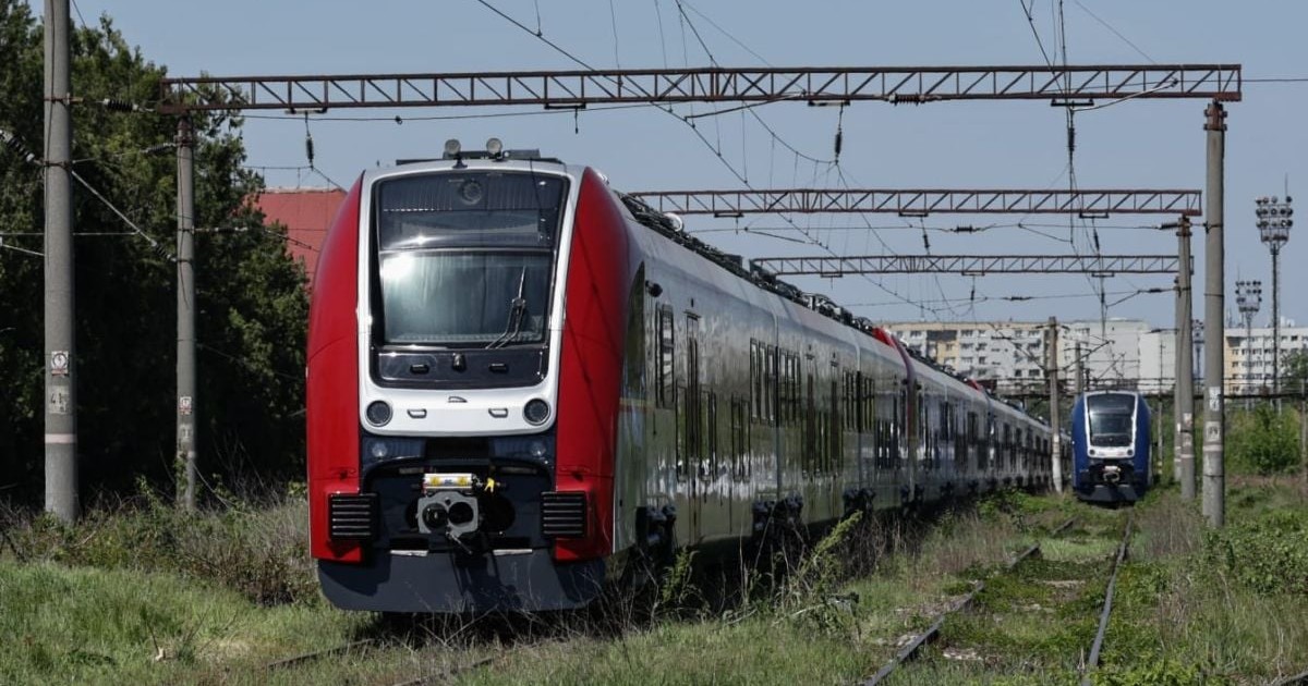 Trenuri noi, moderne, stau nefolosite în curtea Ministerului Transporturilor, a spus ministrul interimar al Transporturilor, Radu Miruță, vineri, 1 mai 2026.
