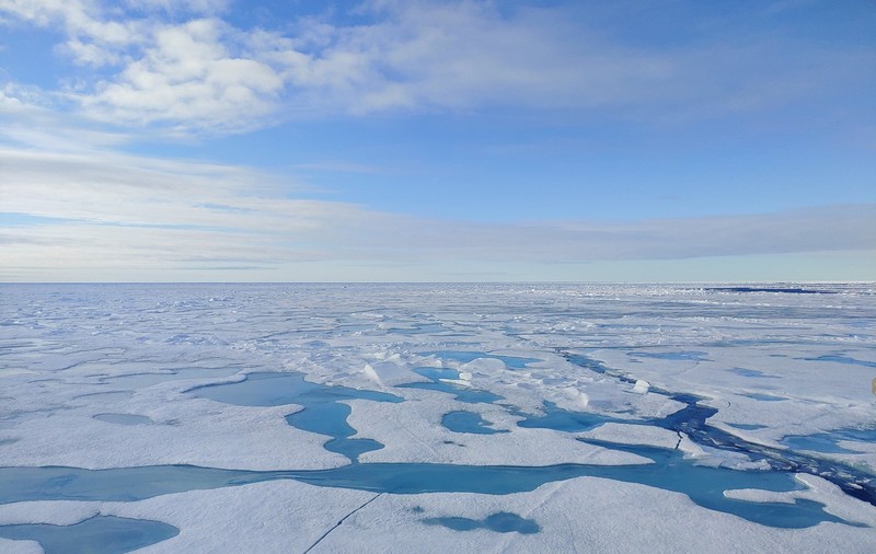 Oamenii de știință încearcă să reînghețe Oceanul Arctic: rezultate promițătoare, riscuri mari. Cum funcționează experimentul