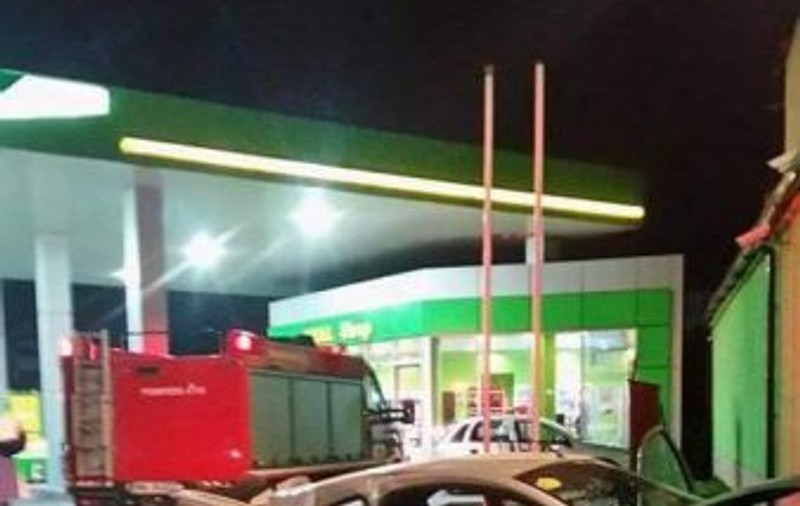 Accident în Arad în apropierea unui cimitir. Trei tineri au ajuns la spital