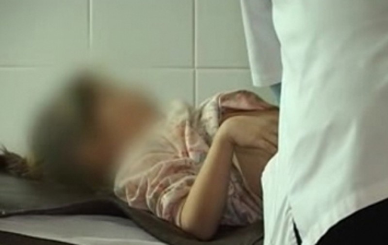 Elevă de 16 ani din Bârlad, în comă alcoolică. A fost adusă la spital de prietenii săi