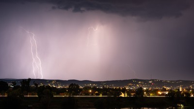 Ce urmează după valul de căldură: meteorologii anunță o schimbare bruscă de vreme în România