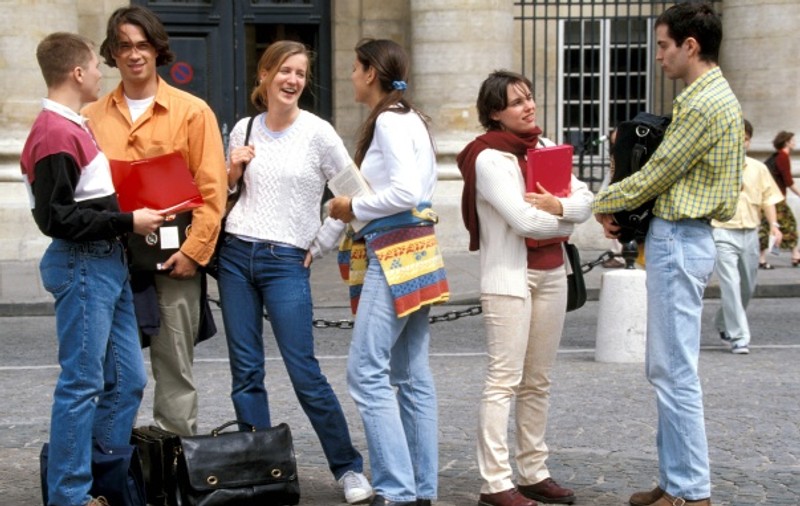Vrei să studiezi un an într-o altă ţară? Află cum!