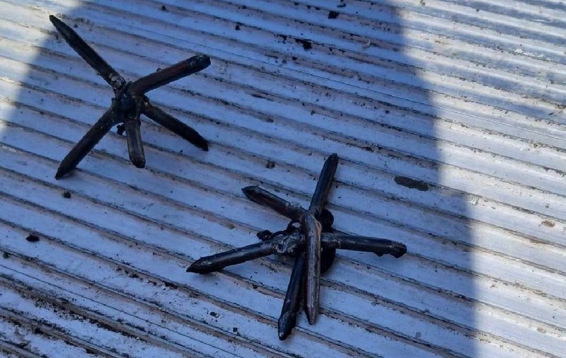 Bucăți de metal periculoase, găsite pe Autostrada Soarelui A2: cineva le-ar arunca intenționat ca să provoace accidente