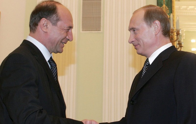 Băsescu: "Putin vrea restabilirea frontierelor URSS. Unde merge cu vorba bună, va fi cu vorba bună, unde nu merge, va fi cu tancurile"