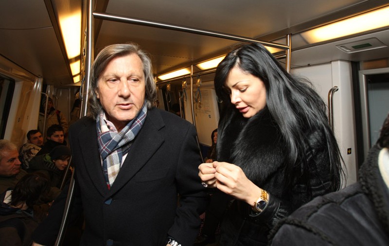 Exclusiv | L-am dus pe Ilie Năstase cu metroul | S-a plimbat, alături de iubita lui, Brigitte, pentru prima dată cu transportul în comun pe sub Bucureşti