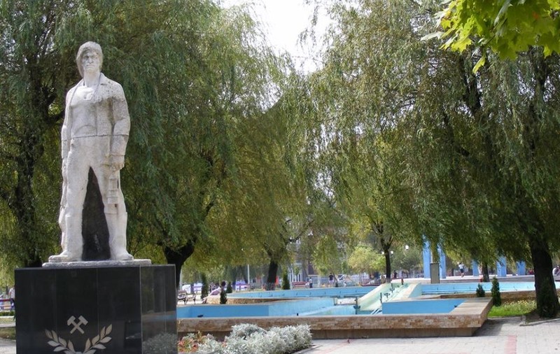 Polițiștii din Petroșani, sesizați de aparițiile repetate ale unui exhibiționist în parcul central