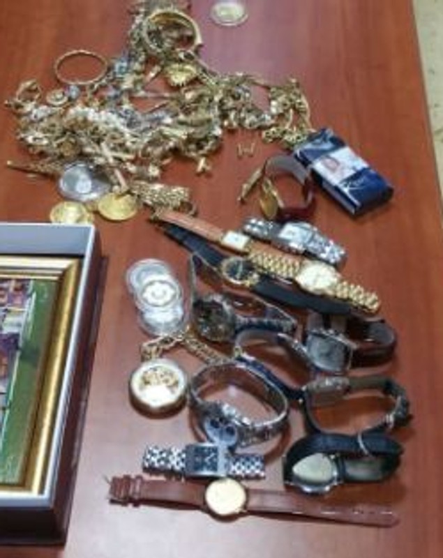 UPDATE: General cu trei stele, prădat de hoți. Suspecții au fost reținuți câteva ore mai târziu, cu bilete de avion asupra lor