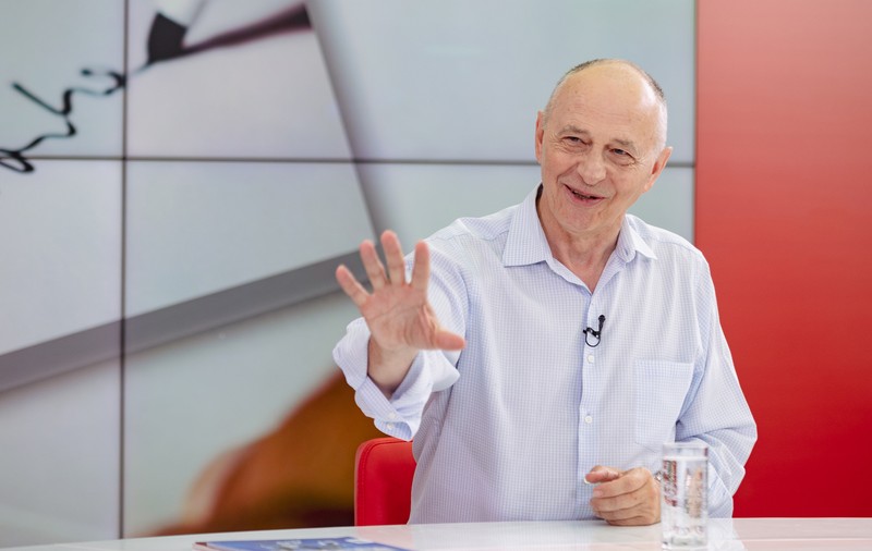Cum arată o zi de muncă a lui Mircea Geoană, numărul doi în NATO: „La 8.30 suntem la prăvălie, luăm decizii, mergem la sală, apoi avem viață socială”
