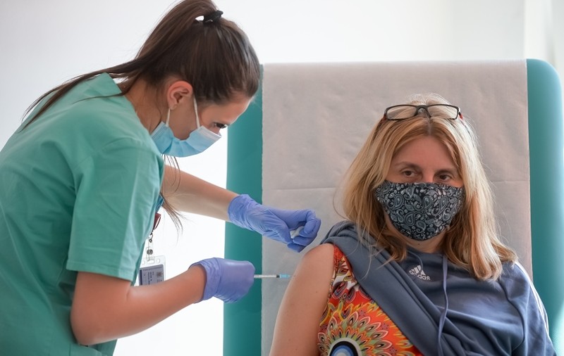 Puțin peste 14.500 de români s-au vaccinat anti-COVID-19, în ultimele 24 de ore. Doar 2.553 imunizări cu prima doză