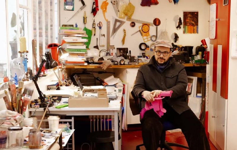 Un român care a trăit de la 10 ani în New York s-a întors cu toată familia în Europa. Sculptorul Șerban Ionescu dezvăluie de ce a plecat din America