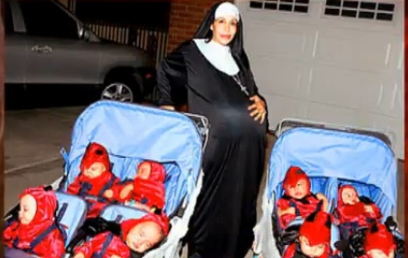 Video / Mama octupleţilor s-a costumat în călugăriţă însărcinată