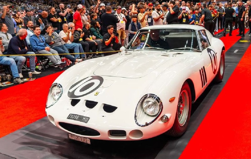 Cine e misteriosul cumpărător care a plătit 38 de milioane de dolari pentru un Ferrari