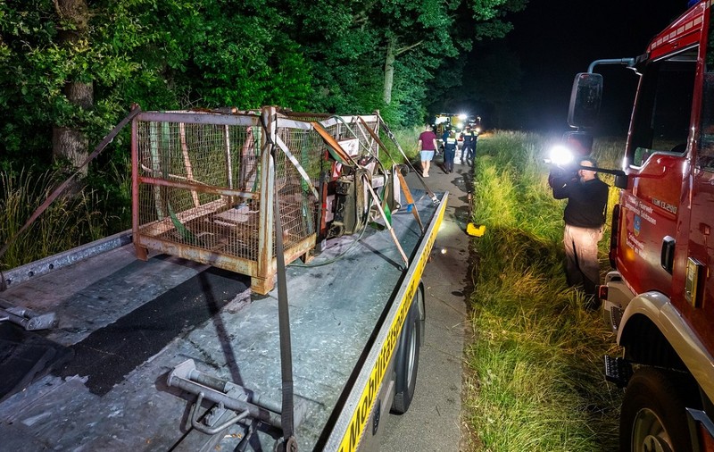 Un băiețel de 5 ani și un bărbat au murit, alți 10 copii au fost răniți, în timp ce erau plimbați într-o cușcă cu zăbrele, într-o tabără „tata și fiul”, în Germania