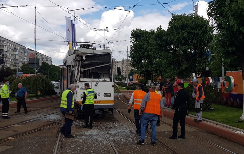 Două tramvaie s-au ciocnit în București, pe Șoseaua Olteniței; șapte persoane au fost rănite