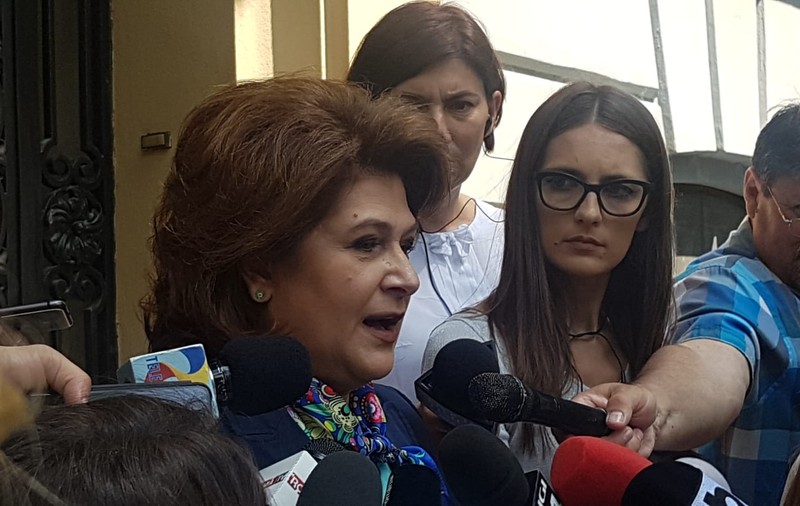 Ce a răspuns Rovana Plumb când a fost întrebată dacă îl va vizita pe Dragnea la închisoare: "Eu plec la Bruxelles.." Susţinere totală pentru Dăncilă, la Congres
