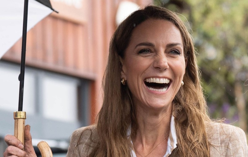 Moment viral cu Kate Middleton. Prințesa de Wales a coborât scările cu spatele pe tocuri de 10 cm
