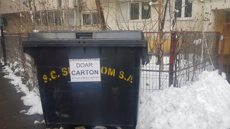 Supercom colectează mai selectiv decât alţii: fără plastic şi metal