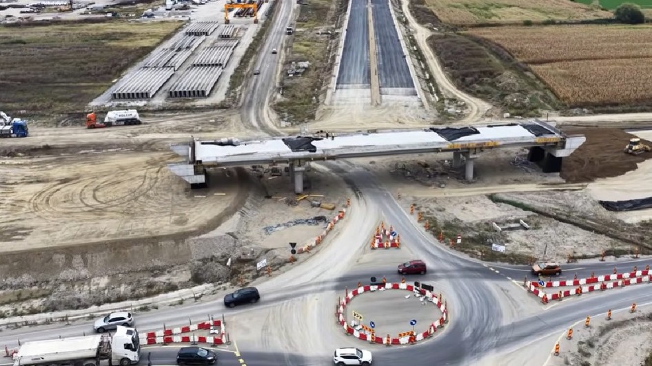 Lucrări pe autostrada dintre Târgu Mureș și Miercurea Nirajului, din A8