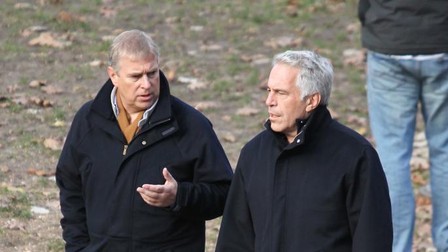 Prințul Andrew și Jeffrey Epstein erau prieteni, dar Ducele de York spune că nu știa de infracțiunile sexuale ale miliardarului