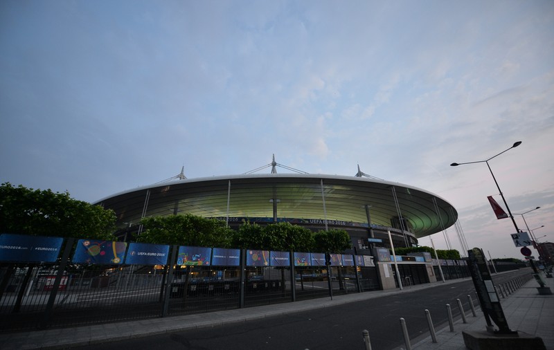 Euro 2016. Reportaj din infernul de la Saint-Denis. Vineri jucăm aici, pe Stade de France, cu gazdele! ”Explodează câte o bombă la două săptămâni și se trage cu Kalașnikovul” EXCLUSIV&FOTO