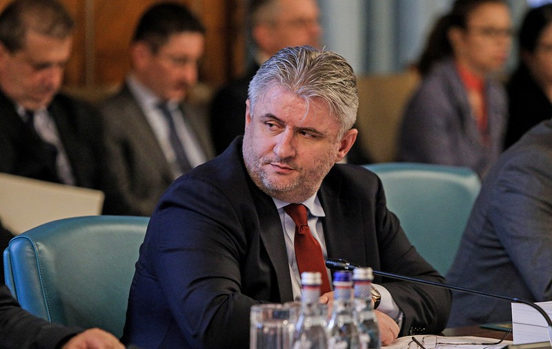 De la o firmă de „păcănele”, la multiplu secretar de stat la Transporturi. Ascensiunea domnului Dragoș Virgil Titea de la ROMATSA