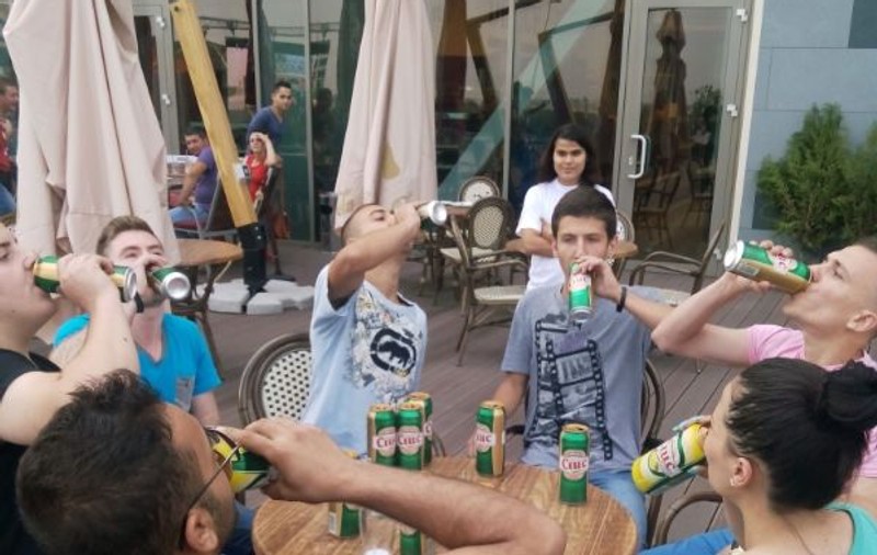 Sute de ploieșteni au participat la Campionatul de Băut Bere organizat de Ploiești Shopping City