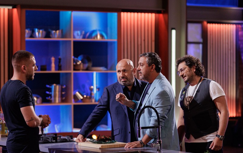 MasterChef 23 septembrie 2024. Cătălin Scărlătescu răbufnește în fața unui concurent. „Ce le faceți? Le-ați înnebunit de creier pe toate?”