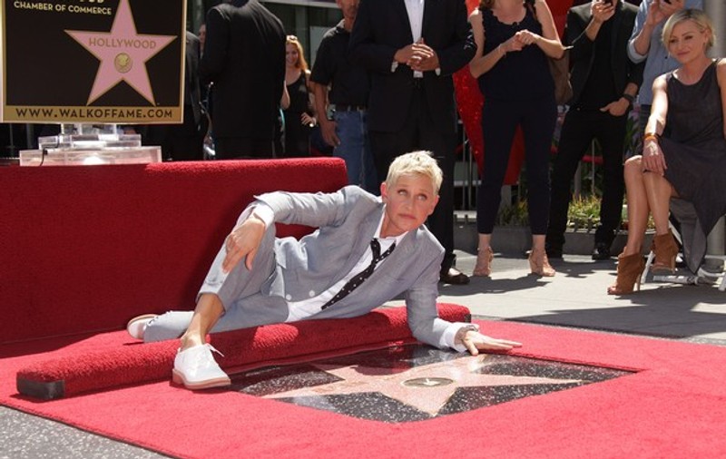 Prezentatoarea tv Ellen DeGeneres a primit o stea pe Walk of Fame | FOTO