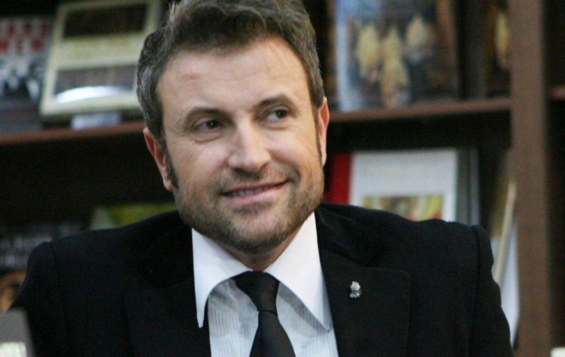 CĂTĂLIN BOTEZATU, despre BĂTRÂNEȚE: ”Vreau SĂ ÎMI ADUCĂ UN PAHAR cu APĂ o TIPĂ de 18 ANI!”