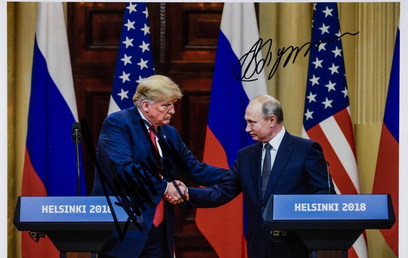 Jeffrey Epstein, suspectat că a oferit informații Kremlinului: „Dacă vreți să-l înțelegeți pe Trump, vorbiți cu mine”. Discuții purtate cu un fost ambasador rus