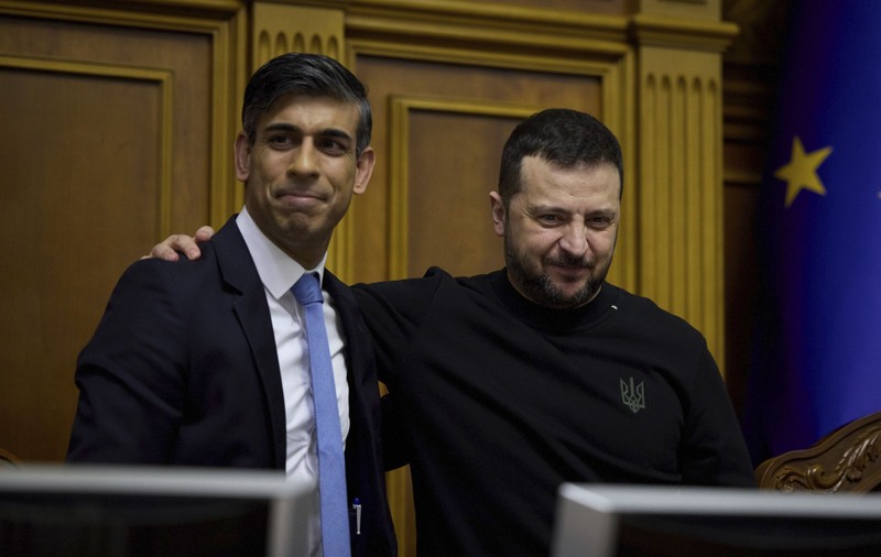 Marea Britanie oferă Ucrainei un nou ajutor militar, inclusiv rachete cu rază lungă de acțiune Storm Shadow