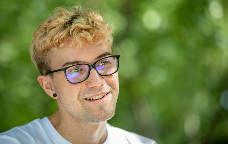 De 9 ani, Luca organizează festivalul Super pentru adolescenți: „Am făcut un call special de filme LGBT românești”