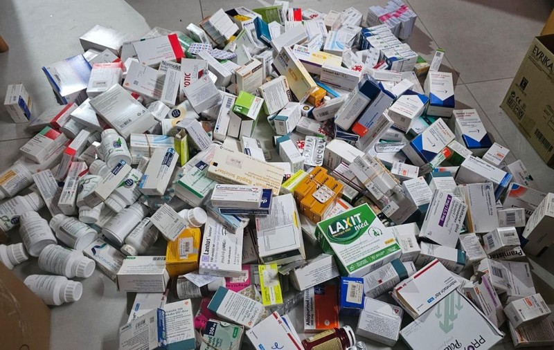 Un nou azil al groazei descoperit la Dorohoi, unde peste 70 de bătrâni erau ținuți în condiții oribile. Stăteau câte 15 în cameră și primeau medicamente și mâncare expirată