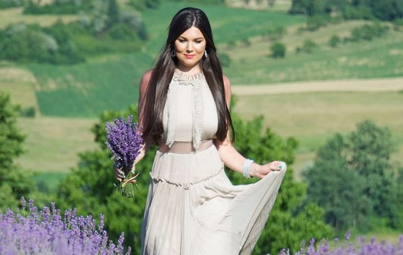 Paula Seling are 41 de ani și arată mai bine ca niciodată. Artista a dezvăluit secretul ei. Soțul o susține. „Mâncăm doar plante”