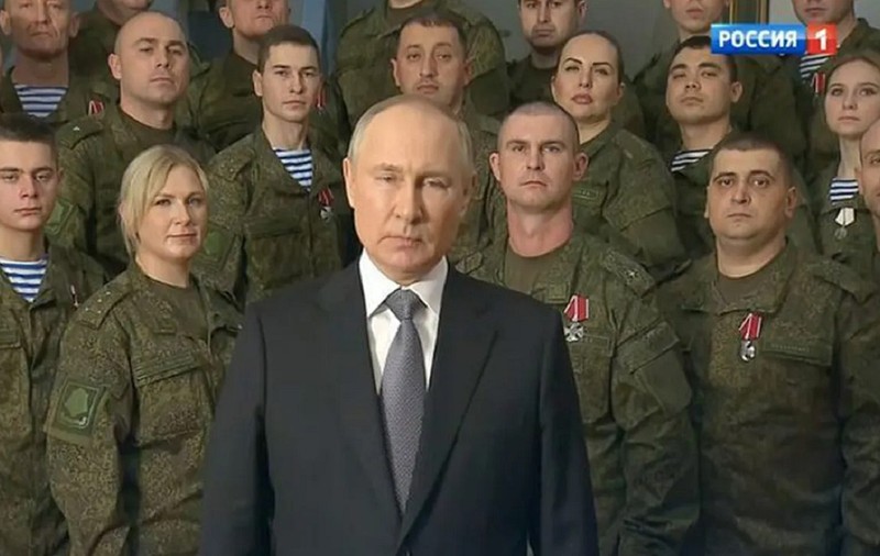 Blonda lui Putin, deconspirată. Cine este femeia care apare lângă liderul de la Kremlin în discursul  de Anul Nou