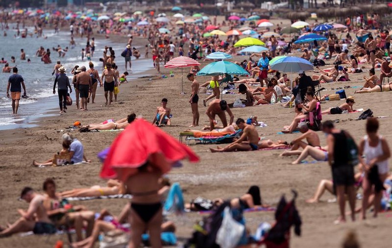 Turiştii străini vor putea merge în Spania de la 1 iulie