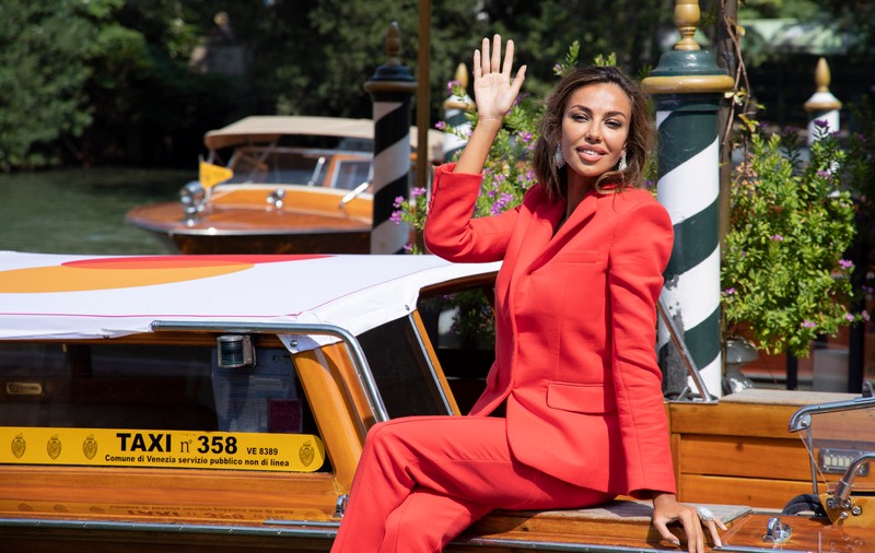 Mădălina Ghenea, strălucitoare la Festivalul de Film de la Veneția