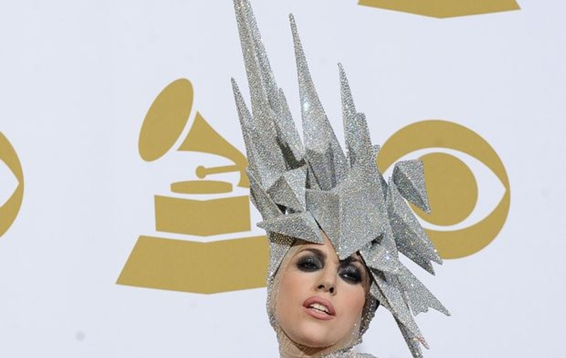 Lady Gaga crede că-şi va pierde minţile din cauza celebrităţii