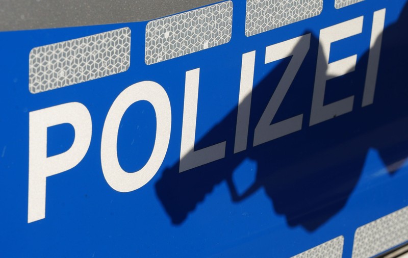 Un șofer de autobuz a scos pistolul și a tras, când un cuplu în stare de ebrietate a vrut să urce în mașină, în Germania