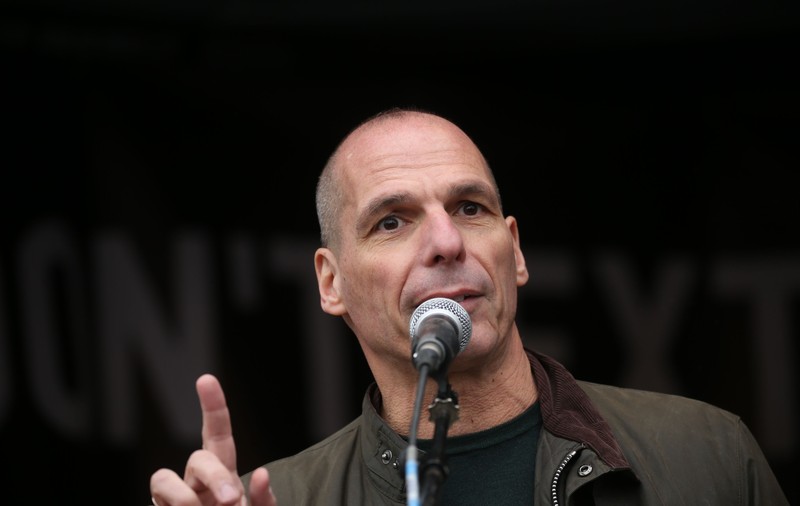 Rămas în afara parlamentului după alegeri, fostul ministru Yanis Varoufakis acuză „Erdoganizarea și Orbanizarea Greciei”