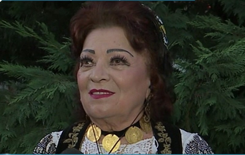 Maria Ciobanu și-a pus cele mai lungi gene false, la aproape 80 de ani. Cum și-a făcut apariția