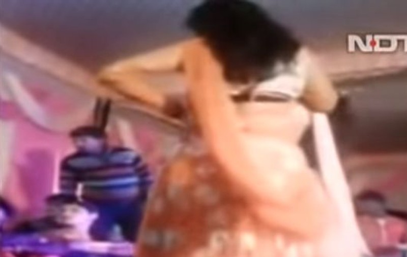 Incident îngrozitor la o nuntă din India. O femeia a fost împușcată pentru că s-a oprit din dans!
