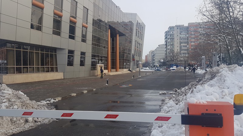 Primarul S2, Mihai Toader, are calea deschisă când vine la birou