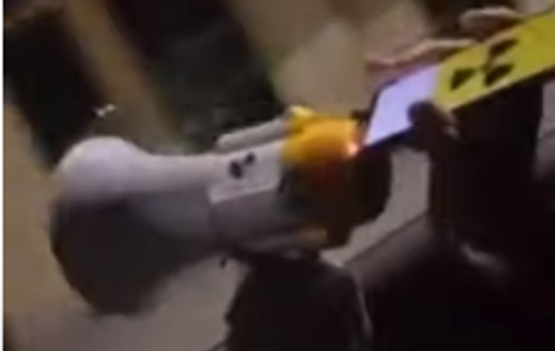 „Vine războiul, fugiți!”. Poliția caută doi tineri din Sighet care au difuzat la megafon o alarmă antiaerienă, în miezul nopții