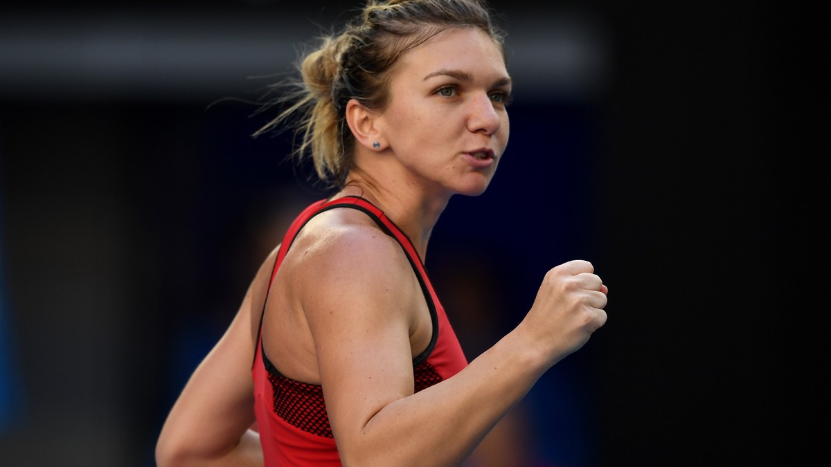 Interviu emoționat al Simonei Halep la finalul meciului cu Pliskova. Simona Halep a învins-o în minimum de seturi pe Karolina Pliskova, scor 6-3, 6-2, şi s-a calificat pentru prima dată în semifinalele turneului de seniori de la Australian Open, unde o aşteaptă un duel cu Angelique Kerber.