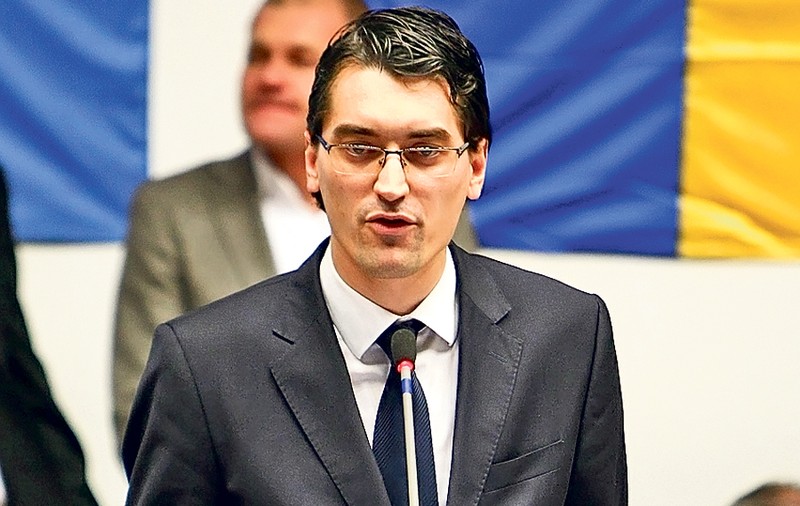 Pompiliu Coşconea, preşedintele AJF Buzău, îl atacă pe noul conducător din Casa Fotbalului: «Le “înghite” ca un şarpe boa»
